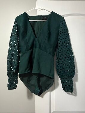 Deep Green V-Neck Lace Sleeve Bodysuit